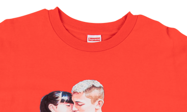 Kiss Tee