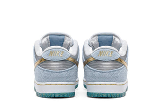 Nike SB Dunk Low ‘Holiday Special’